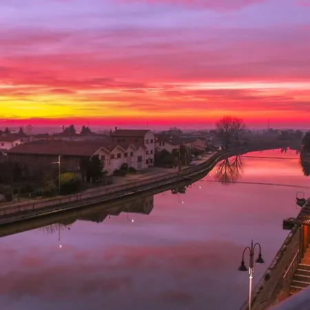 Palazzo Spada - Attico Con Terrazza Vista Fiume In Centro * コディゴーロ