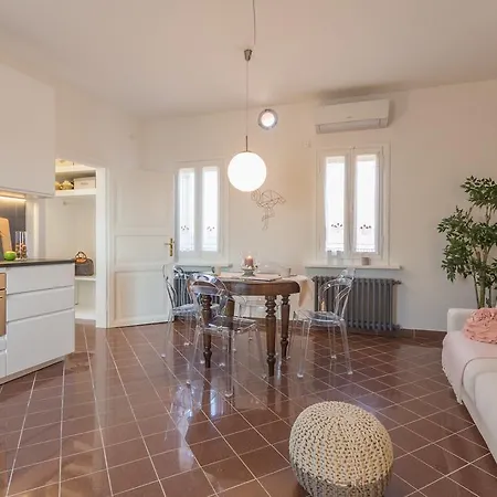 Palazzo Spada - Attico Con Terrazza Vista Fiume In Centro *