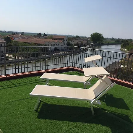 Palazzo Spada - Attico Con Terrazza Vista Fiume In Centro Appartement