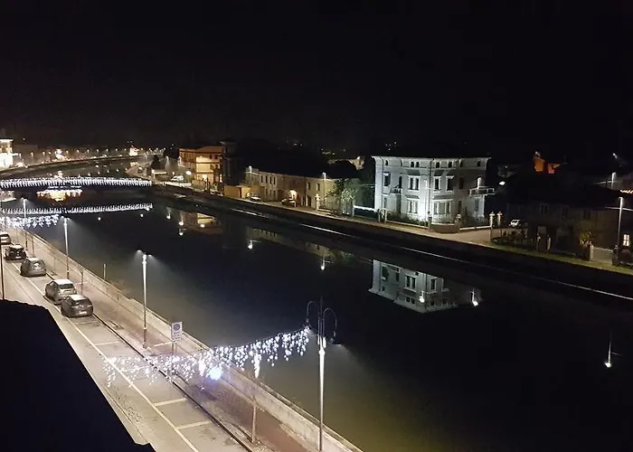 Palazzo Spada - Attico Con Terrazza Vista Fiume In Centro Διαμέρισμα