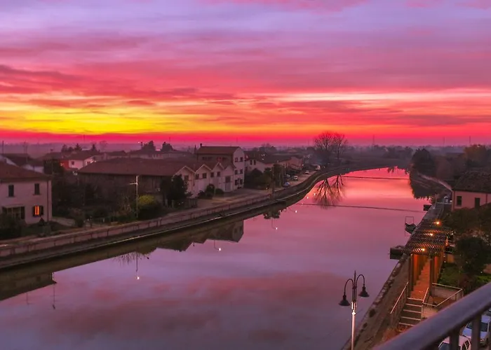 Palazzo Spada - Attico Con Terrazza Vista Fiume In Centro * Кодигоро