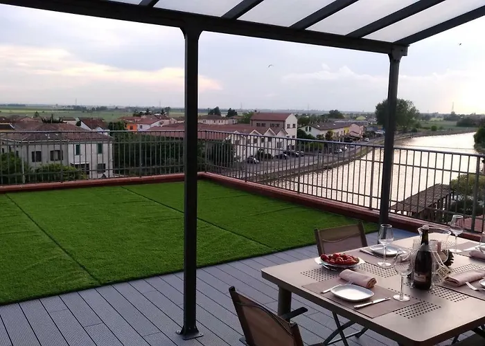 Palazzo Spada - Attico Con Terrazza Vista Fiume In Centro * Codigoro